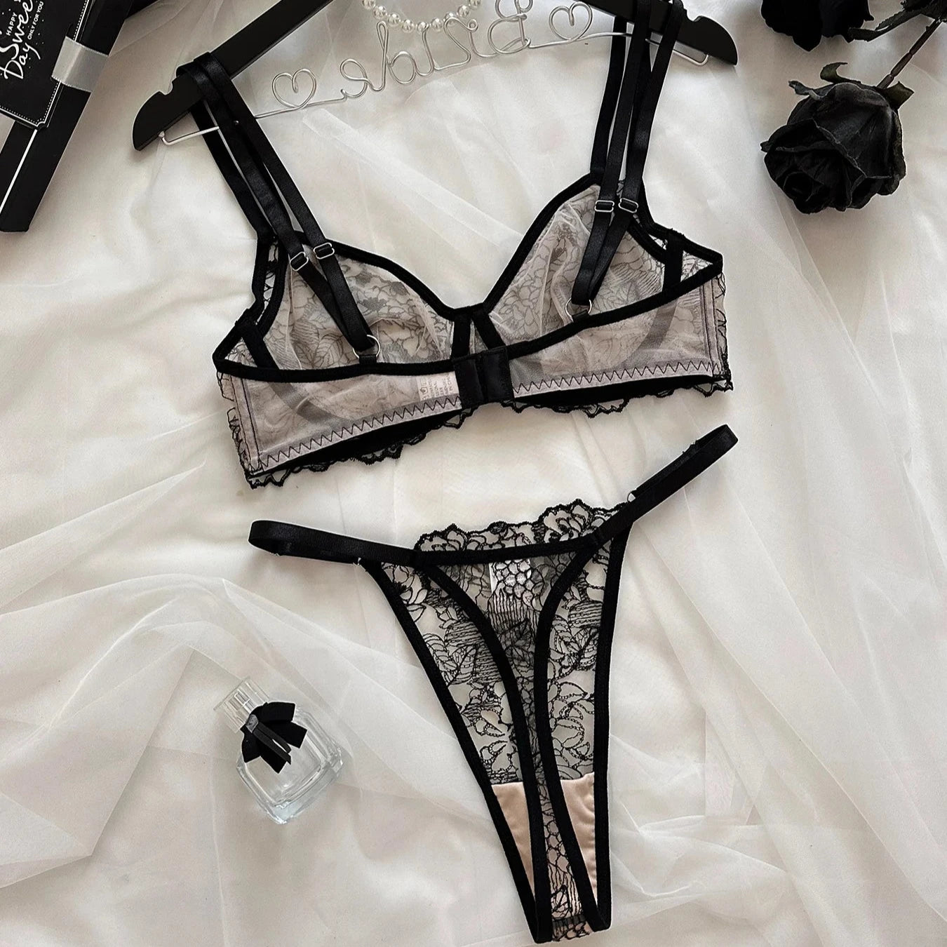 Koronkowy komplet bielizny Vela-Lorana.pl