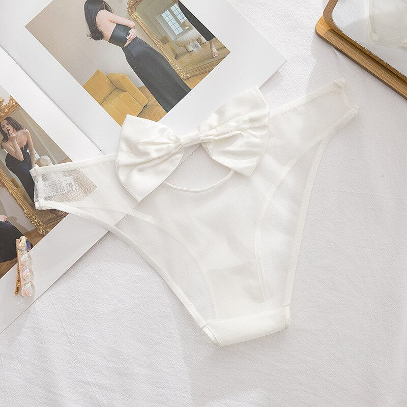 Prześwitujące figi z kokardąDraco-lorana.pl