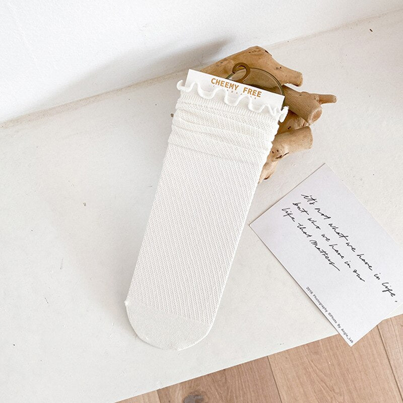 Cienkie skarpetki z falbanką Columba-lorana.pl