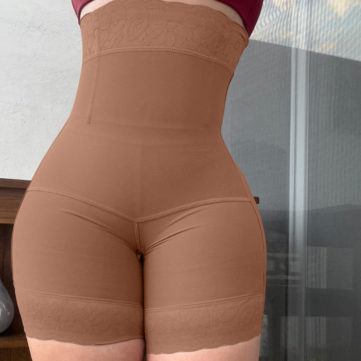 Modelujące spodenki bieliźniane z wysokim stanemIndus-lorana.pl