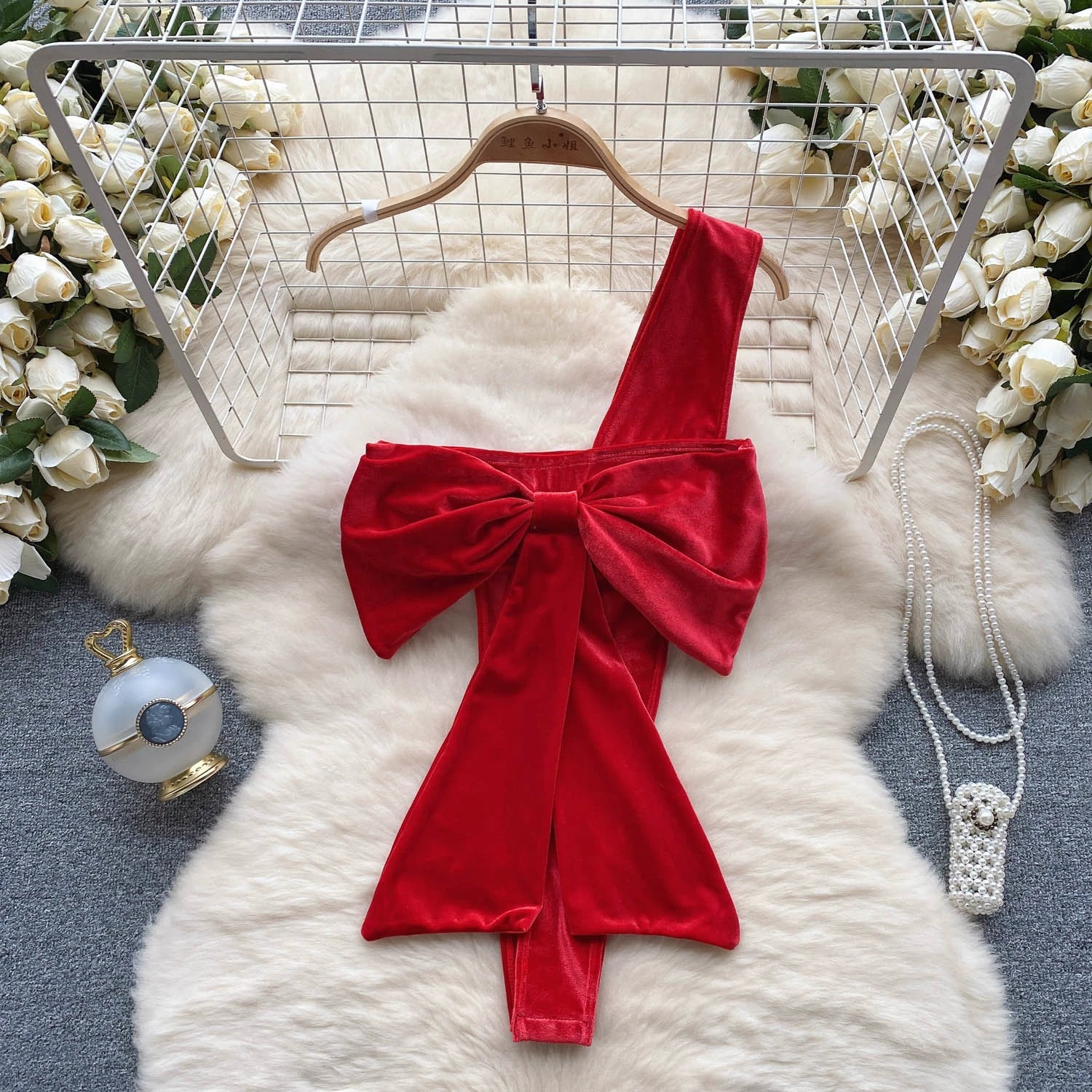 Asymetryczne body z kokardą Fornax-lorana.pl